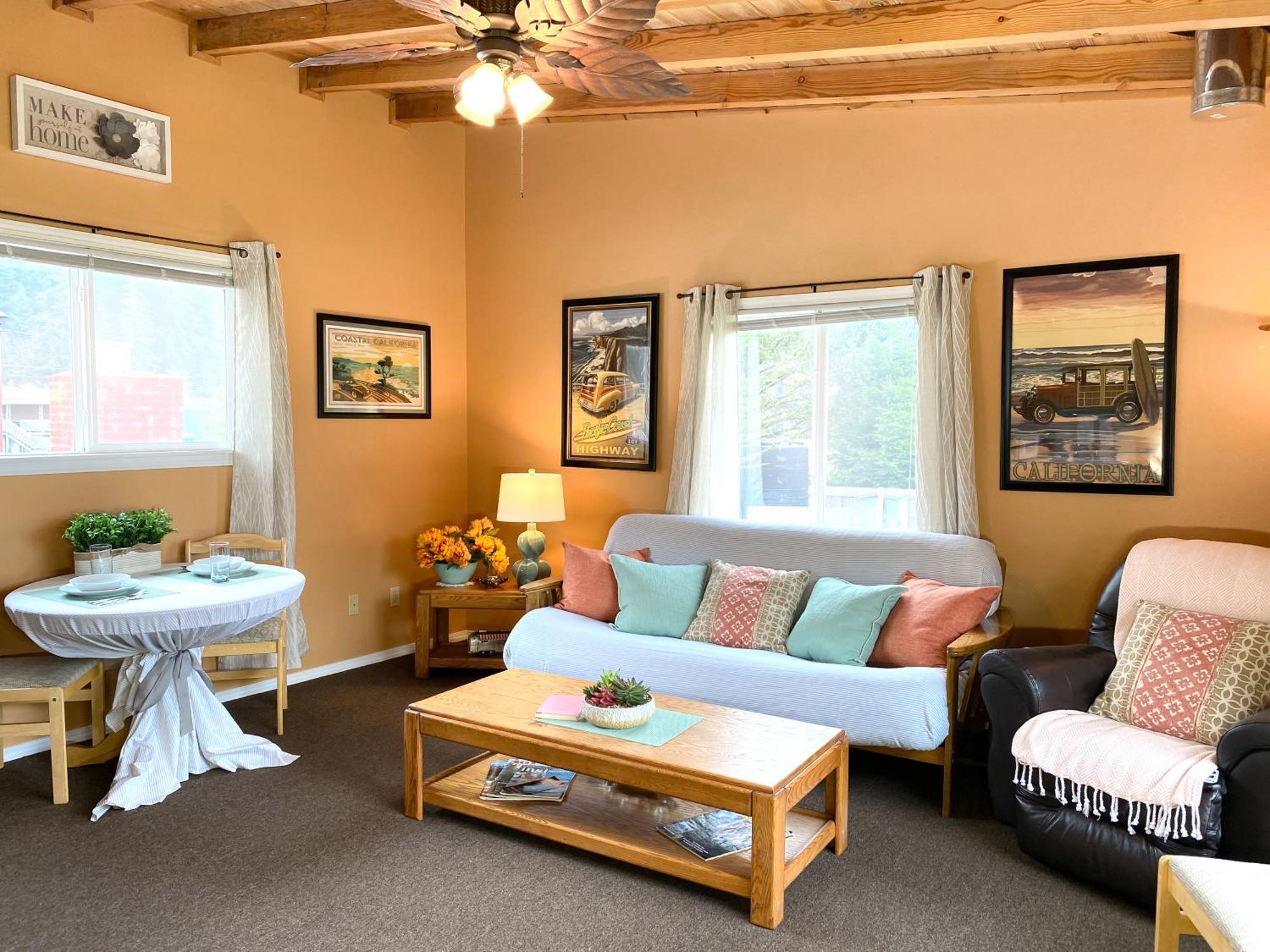Riverview Cozy Home By The River Кламат Екстериор снимка