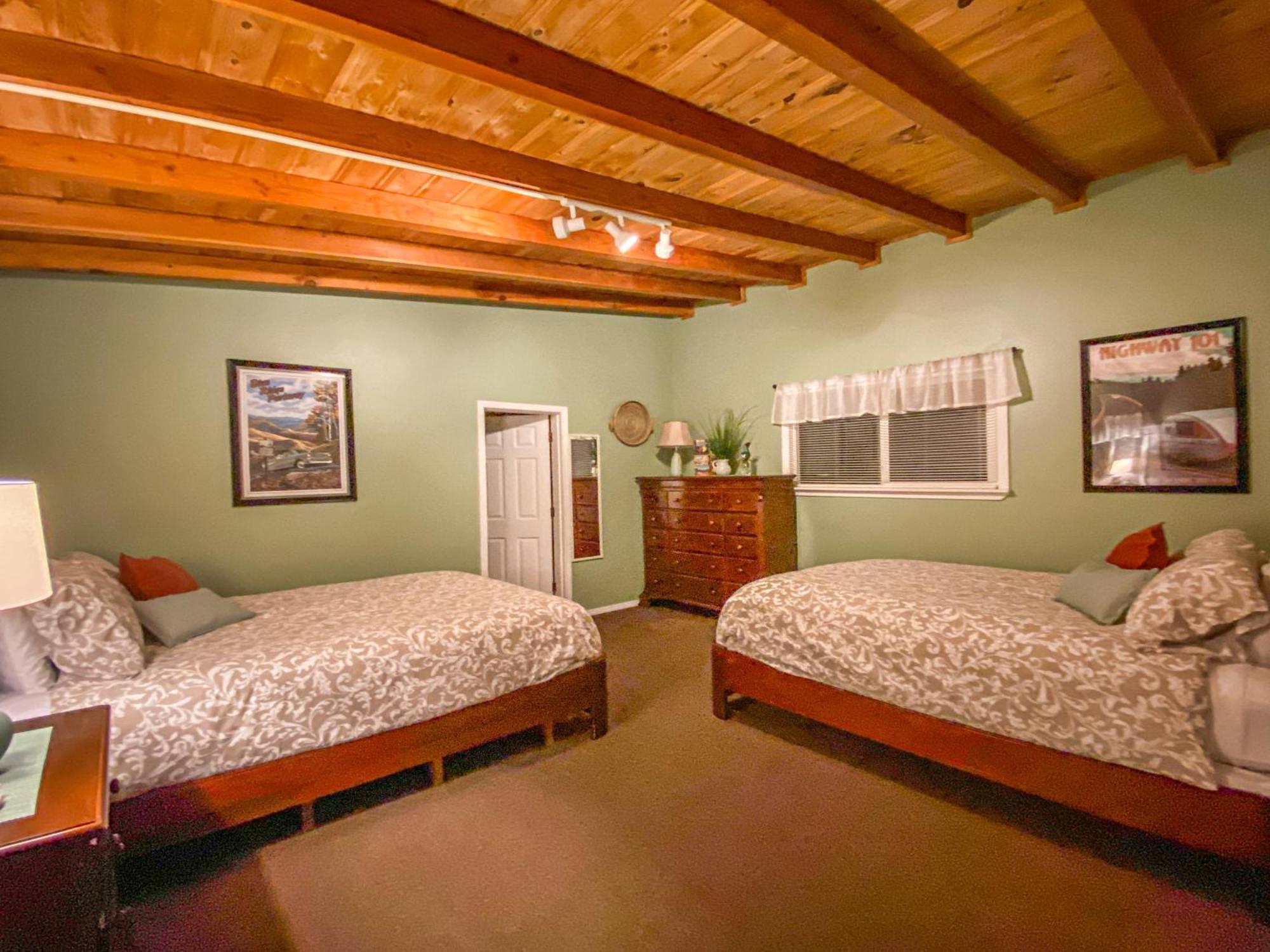 Riverview Cozy Home By The River Кламат Екстериор снимка